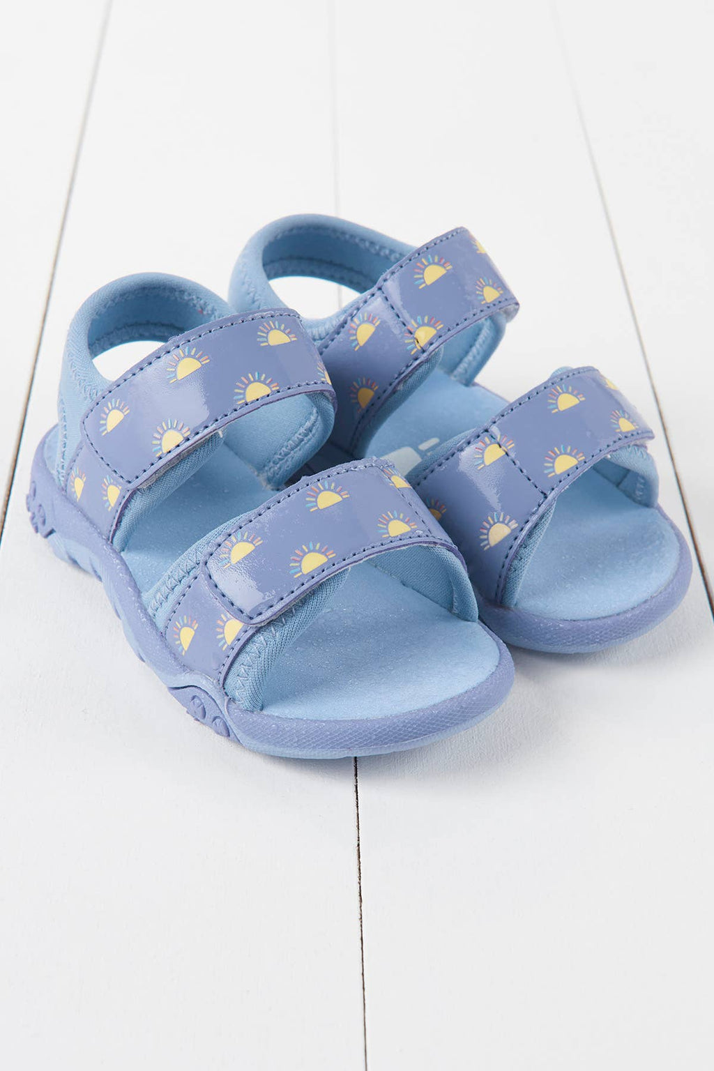 Lavendel fargeskiftende sandaler