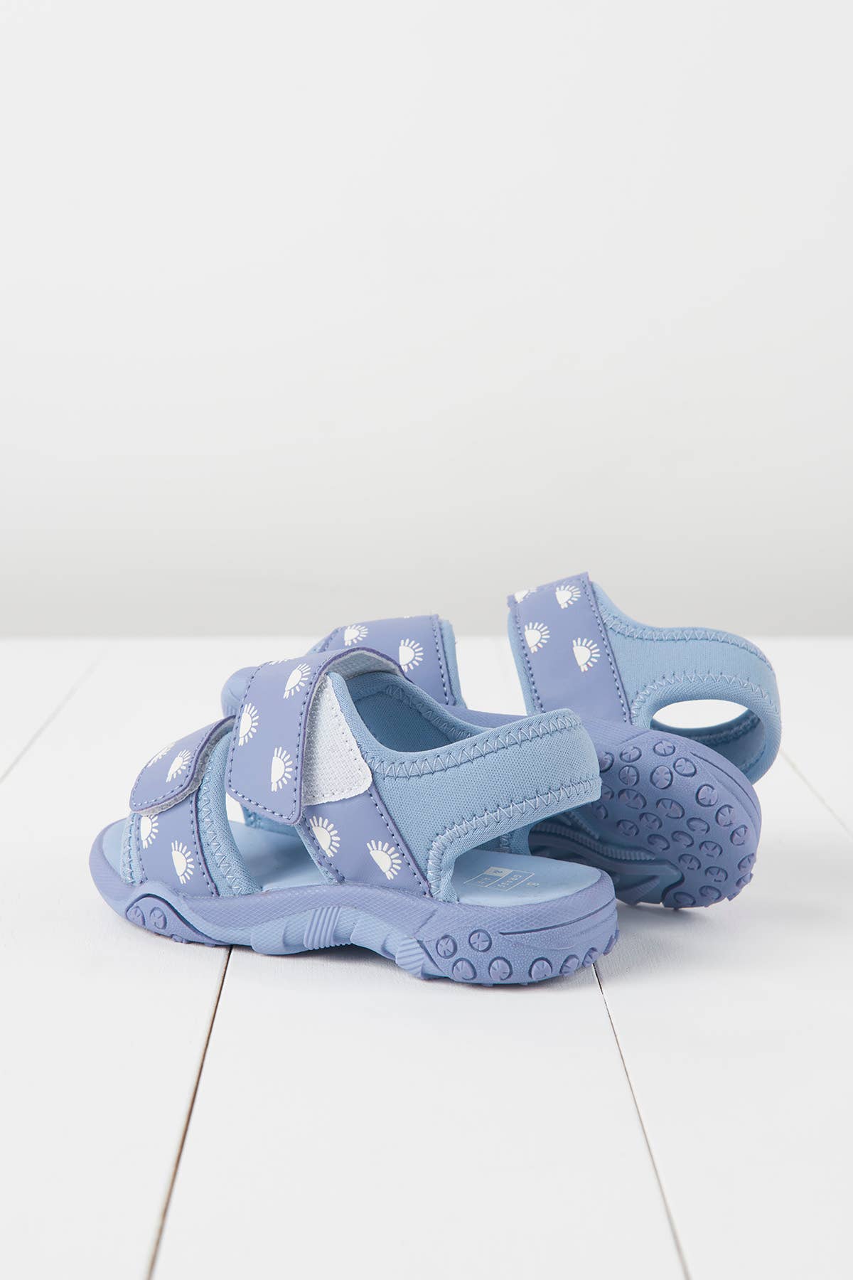 Lavendel fargeskiftende sandaler