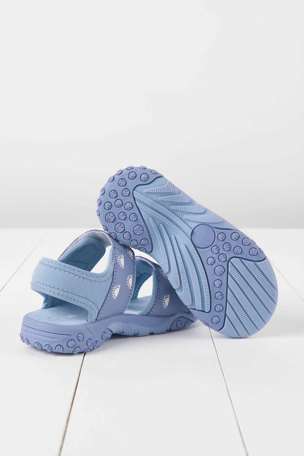 Lavendel fargeskiftende sandaler