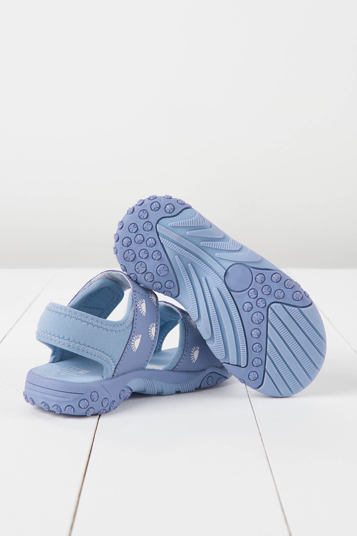 Lavendel fargeskiftende sandaler